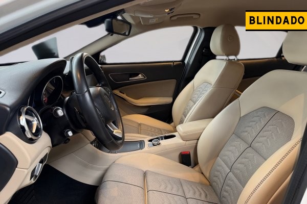 MERCEDES-BENZ GLA 200 1.6 CGI FLEX STYLE 7G-DCT 2019/2020 MERCEDES-BENZ GLA 200 1.6 CGI FLEX STYLE 7G-DCT 2019/2020